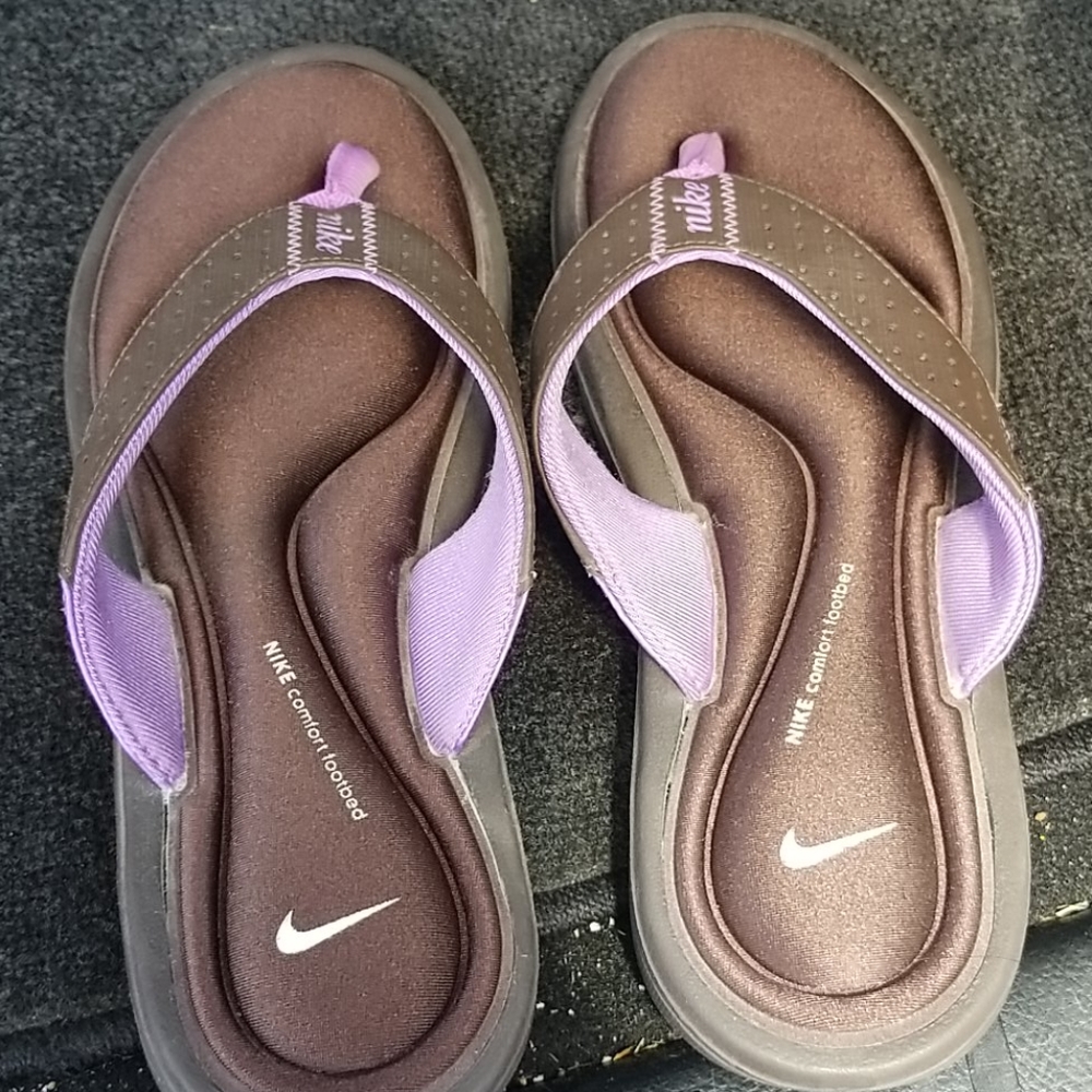 Nike flip flops